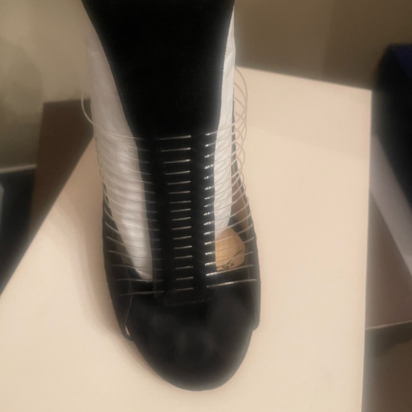 SOLD!!!! Jimmy Choo sandal - Picture 5 of 8